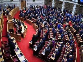 160 «ναι» στον Κώστα Τασούλα