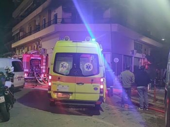 Μεγάλη επιχείρηση από Πυροσβεστική και Αστυνομία μετά από φωτιά σε φυσικοθεραπευτήριο