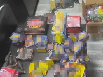 Συνελήφθη ιδιοκτήτρια καταστήματος - Κατασχέθηκαν 7.710 παιδικά αθύρματα