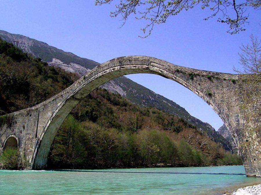 Αναστολή δραστηριοτήτων στον ποταμό Άραχθο