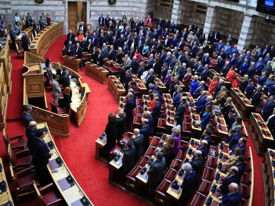 160 «ναι» στον Κώστα Τασούλα