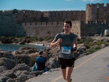 Ρεκόρ συμμετοχών ο επετειακός 10ος TUI Rhodes Marathon  με δρομείς από 60 χώρες