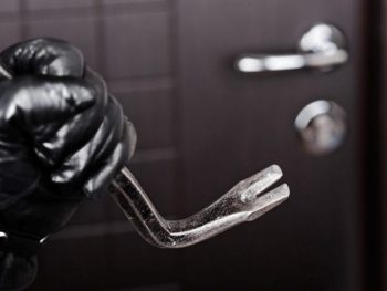 Επιχείρησε να κλέψει οικία