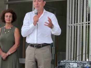 Ο Δήμαρχος Ιωαννίνων στους αγιασμούς των σχολείων: «Παιδεία, αλληλεγγύη, σεβασμός στον δημόσιο χώρο»
