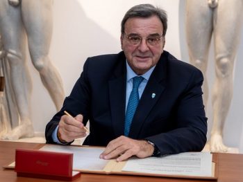 Ο Πρόεδρος της ΕΟΕ Ισίδωρος Κούβελος υπέγραψε την Ολυμπιακή Εκεχειρία 