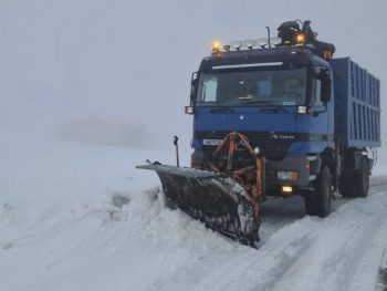 Βγήκαν και τα αποχιονιστικά στα ορεινά της Ηπείρου