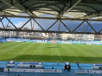 Ο Γκούμας πανηγύρισε με την ψυχή του! Μία αγκαλιά οι ποδοσφαιριστές με τους φιλάθλους! (video)