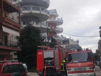 Αμπελόκηποι: Σε εξέλιξη η επιχείρηση κατάσβεσης φωτιάς σε διαμέρισμα