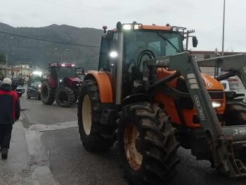 Πρωτοχρονιά στα μπλόκα για τους αγρότες της Πρέβεζας 