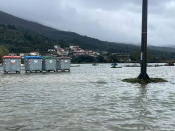 Θάλασσα και στεριά έγιναν ένα στη Σαγιάδα