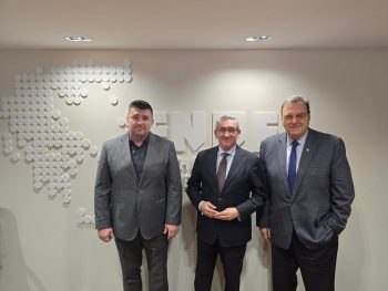 Συνάντηση της ΕΟΕ με την Ενωση Περιφερειών Ελλάδος