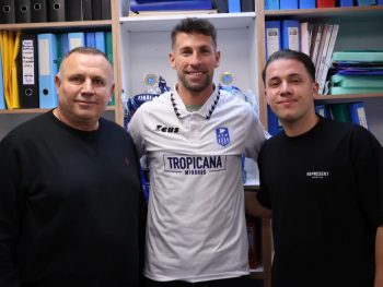 Παίκτης της ΑΕ Μυκόνου και τυπικά ο Πέδρο Κόντε 