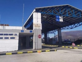 Σύλληψη δύο οδηγών λεωφορείου για μεταφορά παράτυπου μετανάστη