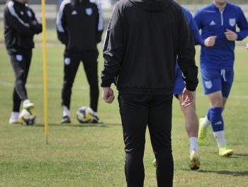 Δουλειά για την επανέναρξη των play out