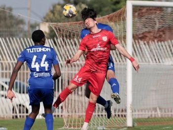 Σκόνταψε στα δοκάρια... το έχασε η άμυνα!