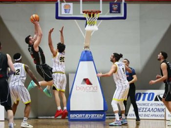 Επαγγελματική νίκη στα Πεύκα για τους Vikos Φalcons 