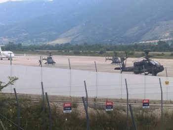 Χαμηλές πτήσεις στρατιωτικών ελικοπτέρων και.. στάση στο αεροδρόμιο Ιωαννίνων