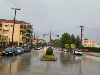Σε κλοιό καταιγίδας το λεκανοπέδιο