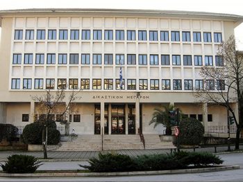 Δύο συλλήψεις για παραβάσεις περί όπλων στα Ιωάννινα - Με σουγιά στο Δικαστικό Μέγαρο