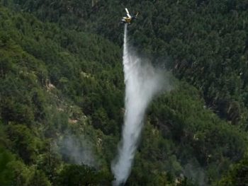 Φωτιά σε δύσβατη περιοχή στο Πλαίσιο Φιλιατών