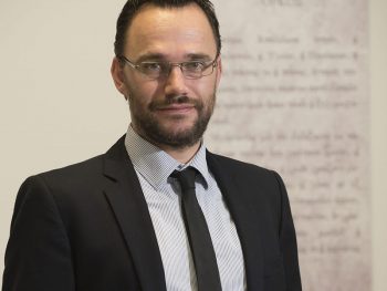 Παραμένει δίπλα στην κολύμβηση του ΠΑΣ 