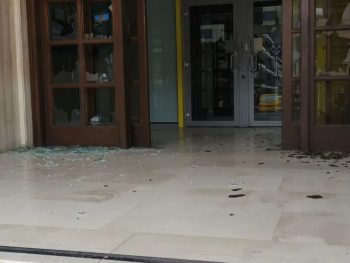 «Γυαλιά καρφιά» η Τράπεζα Πειραιώς στα Γιάννενα
