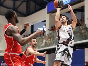 Γεμάτες κερκίδες, θέαμα και εκπλήξεις στη «Φωλιά» των Φάλκονς