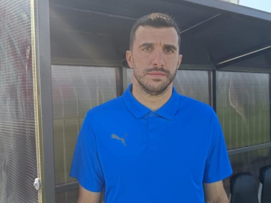 Στην έξοδο ο Μάντζης 