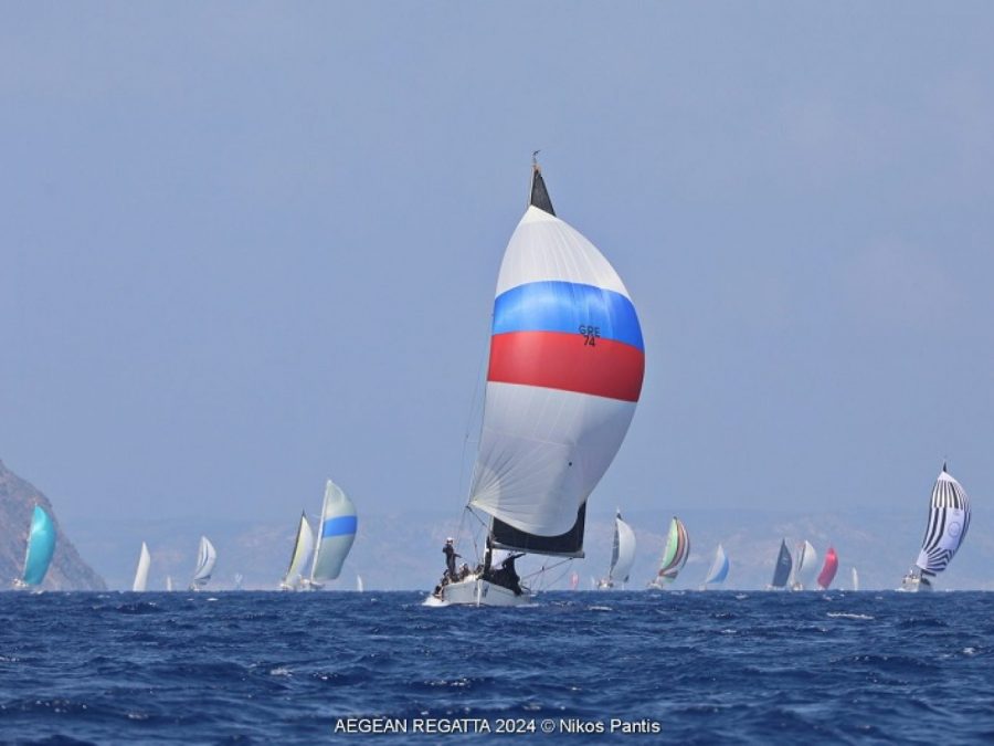 Η Aegean Regatta 2025 με 64 σκάφη ξεκινά το υπέροχο ταξίδι της στο Αιγαίο Πέλαγος