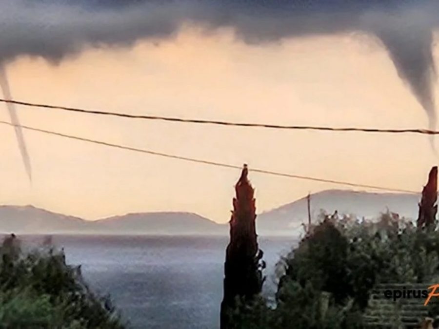 Εντυπωσιακός διπλός υδροσίφωνας στο Ιόνιο