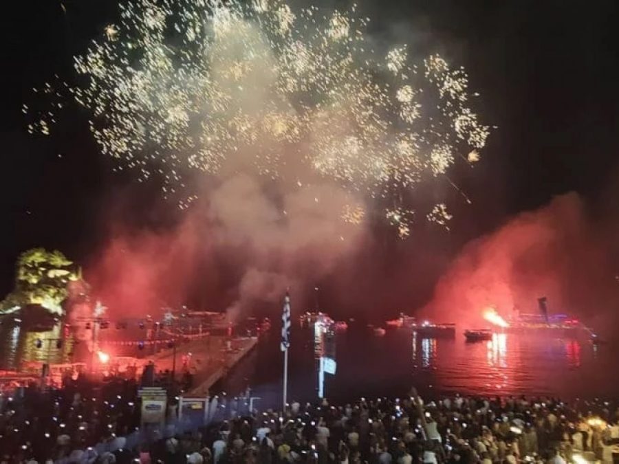 «Παργινά» 2025: Αναβίωσε η ιστορική επιστροφή με βαρκαρόλα και πυροτεχνήματα