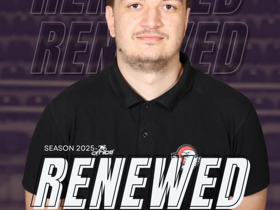 Παραμένει στο πόστο του