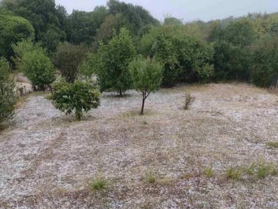 Χαλάζι σε μέγεθος καρυδιού στα Μάρμαρα