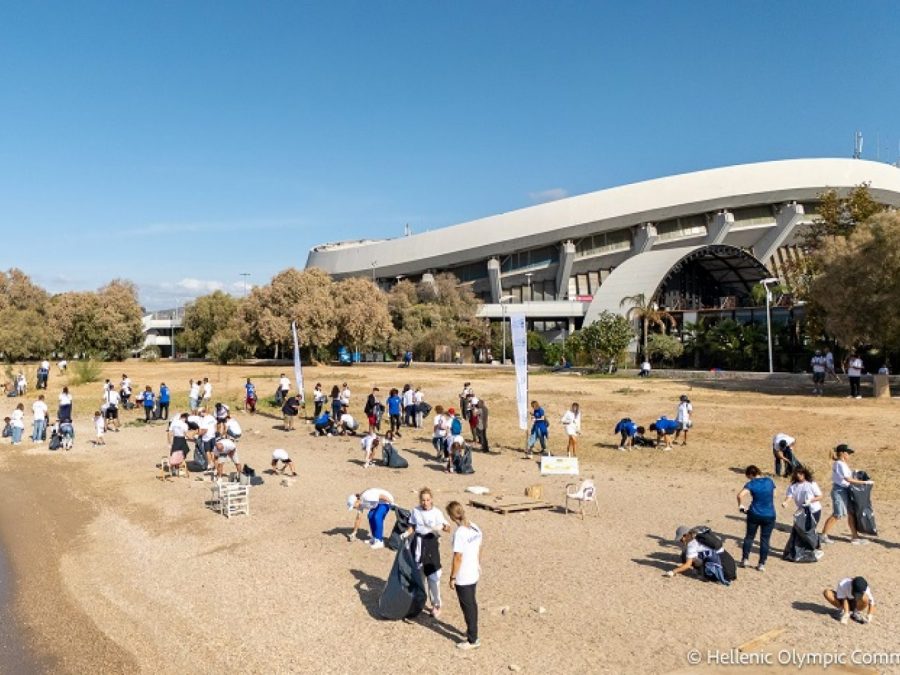 Εθελοντική δράση καθαρισμού στην πλαζ του Σ.Ε.Φ.
