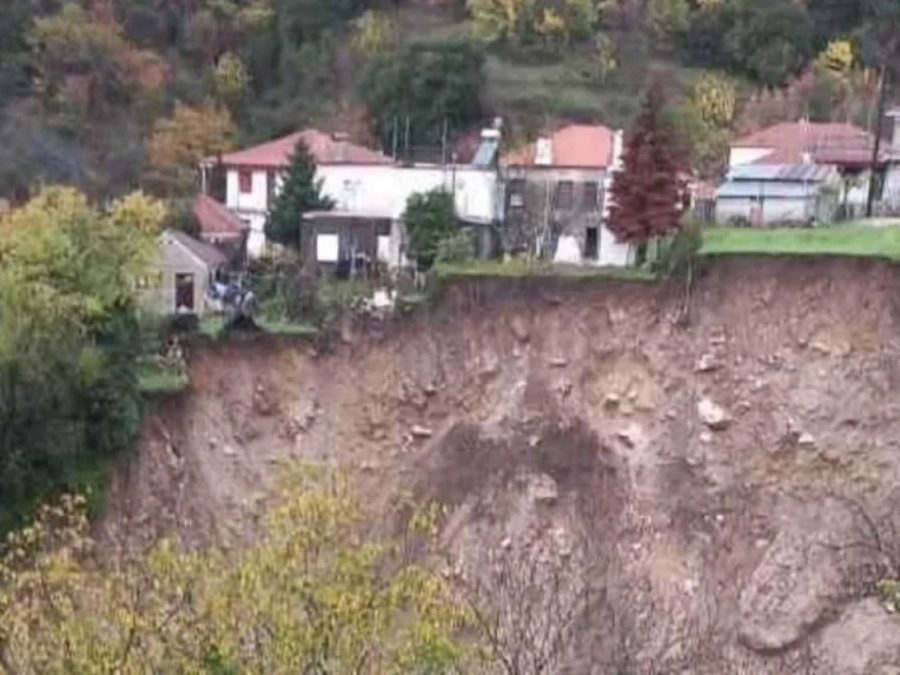 Άγναντα: Κατολίσθηση και κατάρρευση μεγάλου τοιχίου