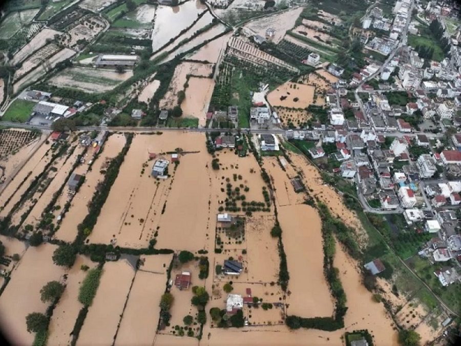 Μετά τις πυρκαγιές, ήρθαν οι πλημμύρες… Η Φιλιππιάδα κάτω από νερά και λάσπη