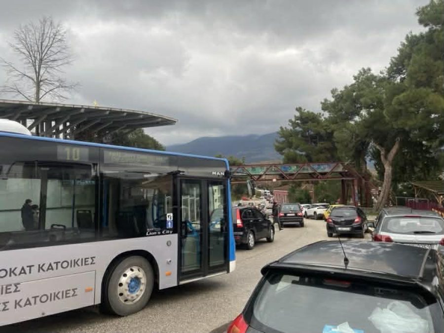 ΕΞΝΙ: Επείγει το άνοιγμα της καθόδου μπροστά από την Περιφέρεια Ηπείρου