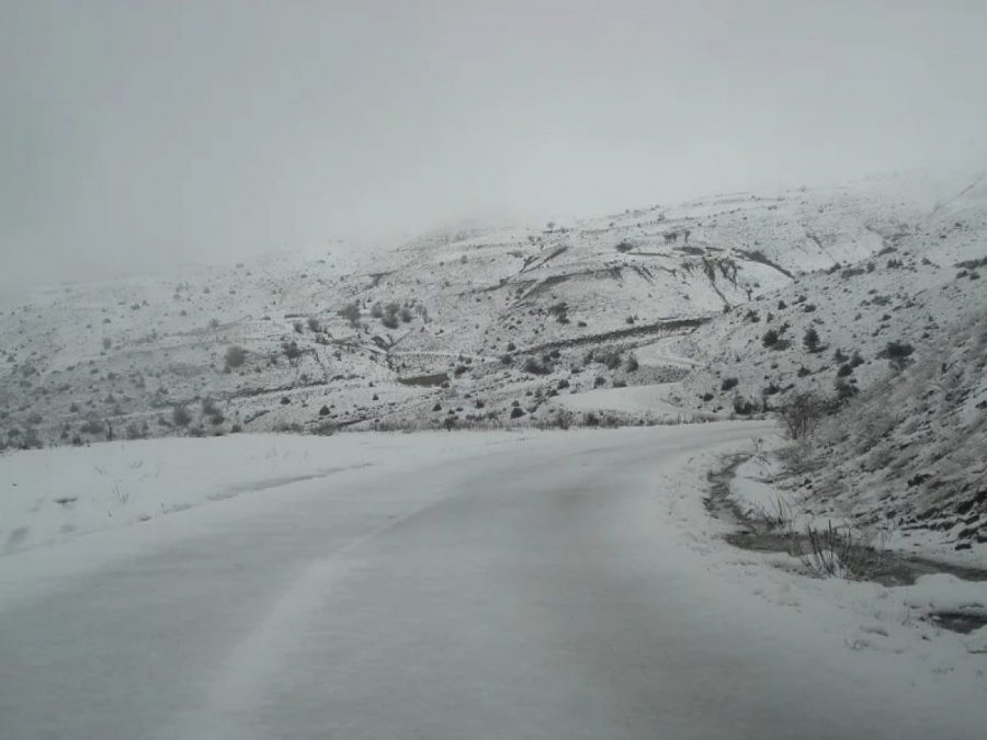 Ακινητοποιημένα αυτοκίνητα στο Ζαγόρι