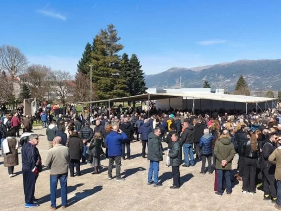 Ιωάννινα: Κοσμοπλημμύρα και χαρούμενη ατμόσφαιρα για τα Κούλουμα στο Πάρκο Λιθαρίτσια