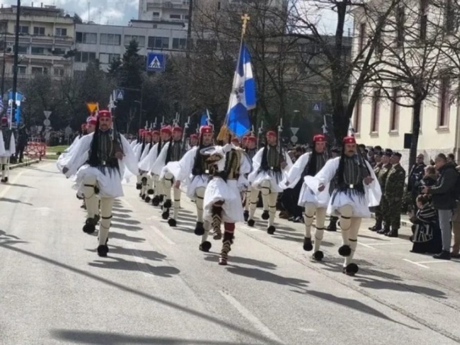 Λαμπρή παρέλαση για τα 113 χρόνια από την Απελευθέρωση