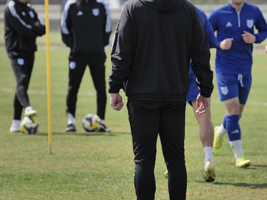 Δουλειά για την επανέναρξη των play out