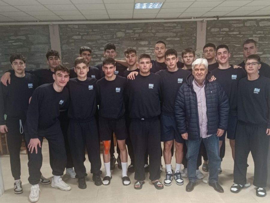 Στο πλευρό των Εθνικών ομάδων Κ18 ο Πρόεδρος Γιώργος Καραμπέτσος