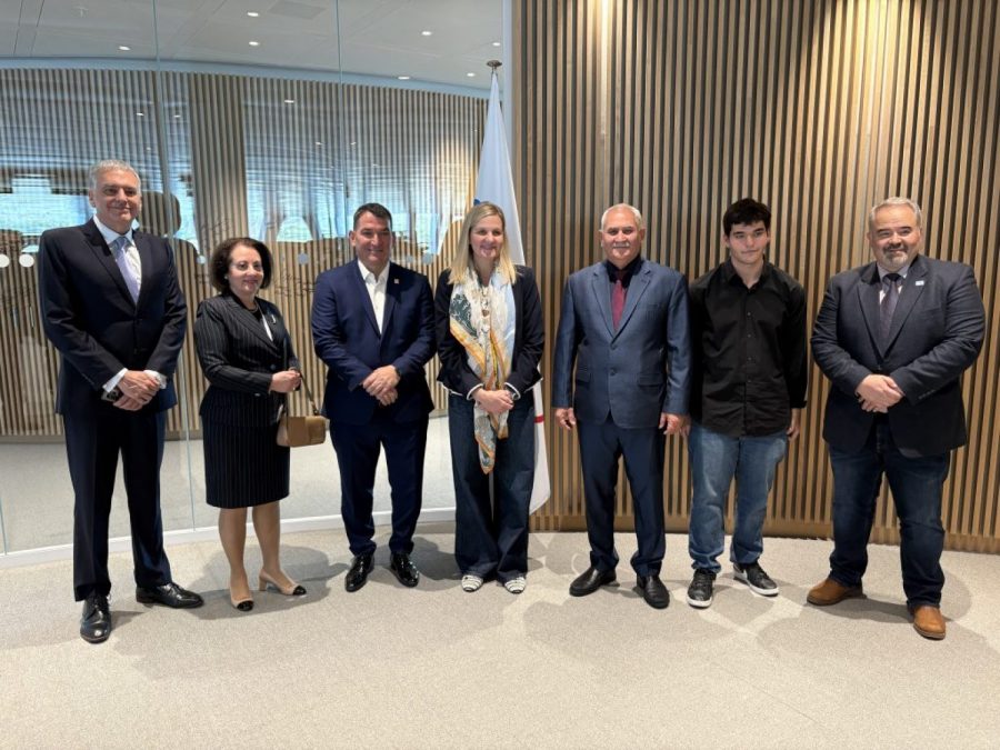 Ύψιστη τιμή για τον Πύρρο Δήμα - Υπέγραψε στη Λωζάνη στον Τοίχο των Ολυμπιονικών