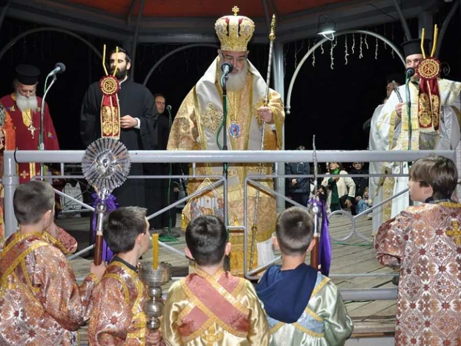 Με την Περιφορά των Επιταφίων κορυφώθηκε το Θείο Δράμα. Στιγμές συγκίνησης και κατάνυξης σε κάθε Ενορία της Πρέβεζας 