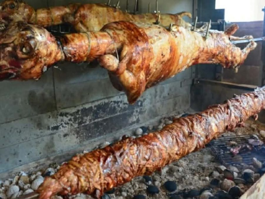 Το παραδοσιακό ψήσιμο του οβελία σε πόλεις και χωριά