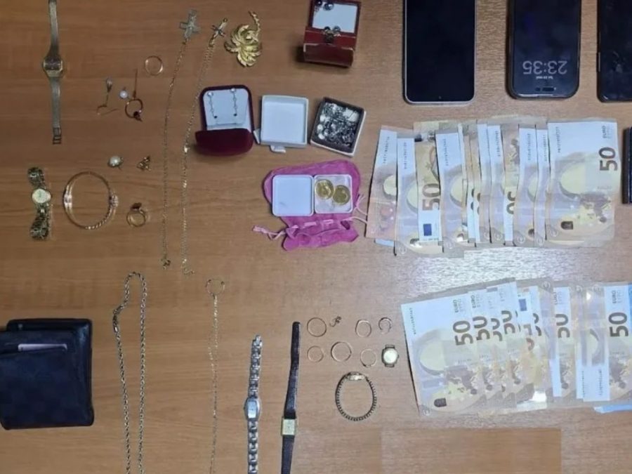 Συμμορία εξαπατούσε ηλικιωμένες