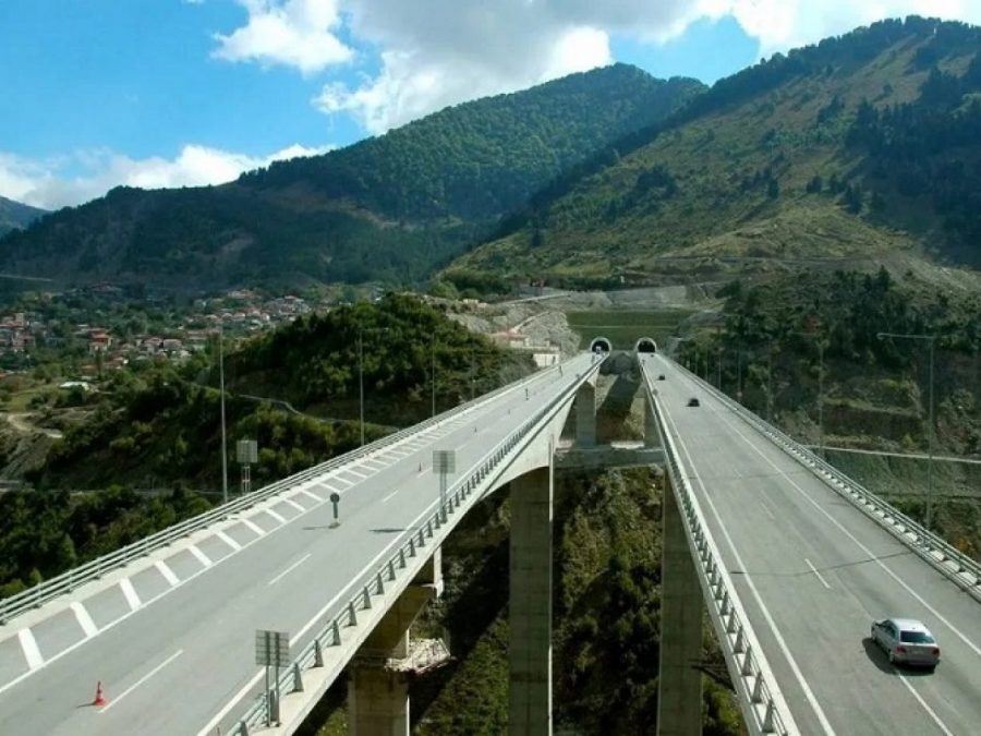 Τροχαία ατυχήματα στην Εγνατία και στην Γέφυρα Καλογήρου