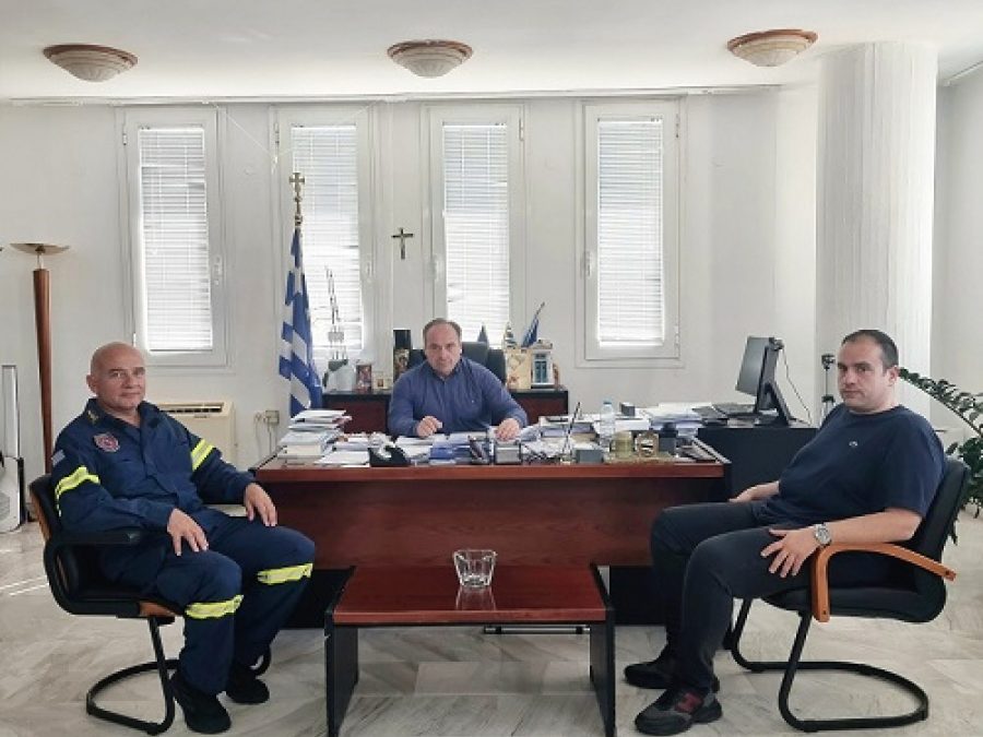 Επίσκεψη του νέου Διοικητή της Πυροσβεστικής Υπηρεσίας Φιλιππιάδας στον Δήμαρχο Ζηρού