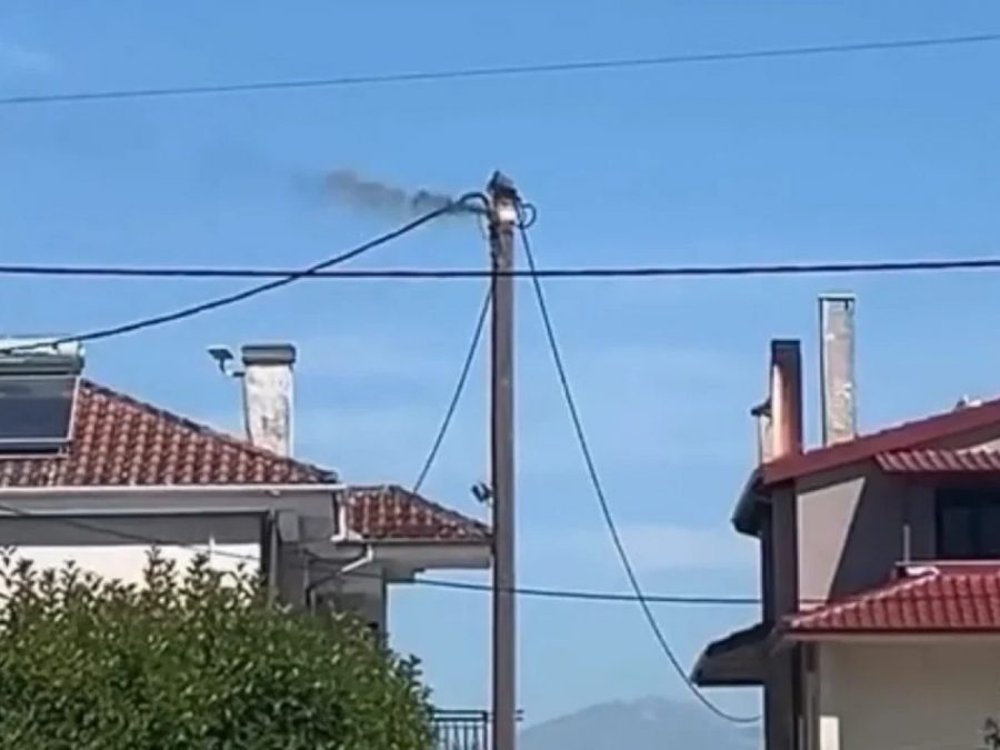 Ελεούσα: Όταν η κολώνα άρχισε να βγάζει καπνούς και φλόγες