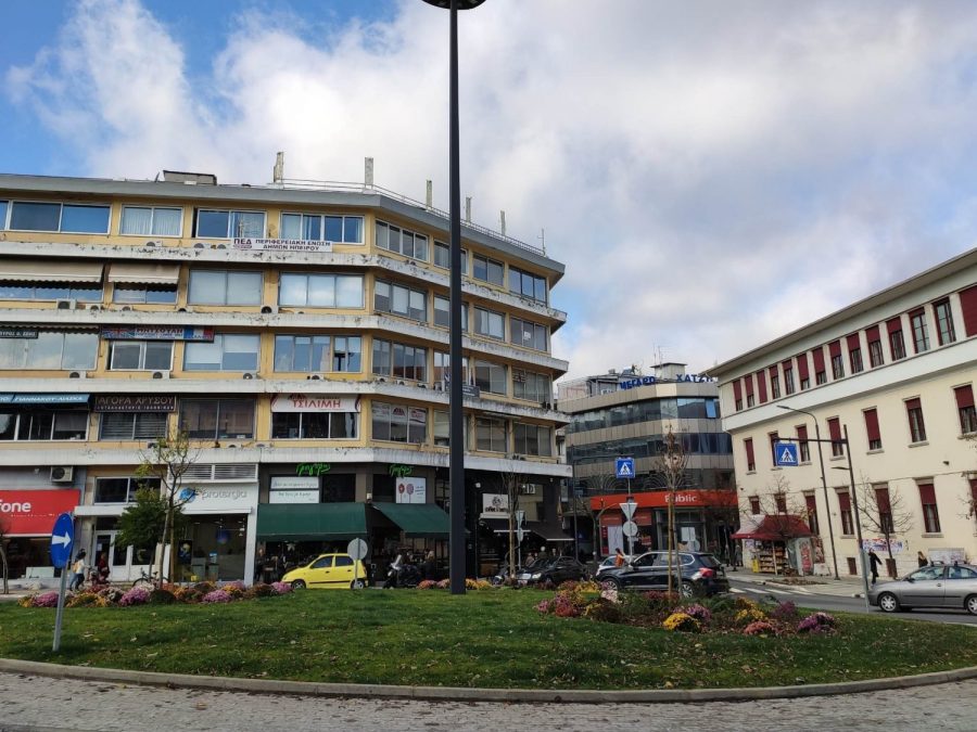 Διαγραμμίσεις στην άνοδο της Λεωφόρο Δωδώνης